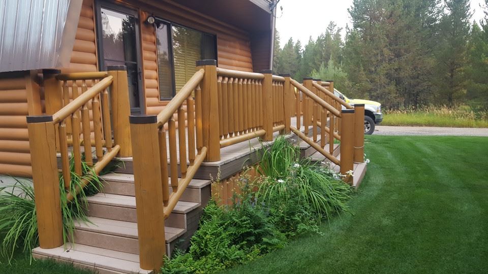 Outdoor Wooden Railing Photo